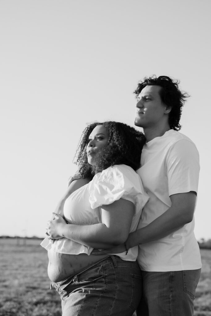 black and white couples maternity photoshoot