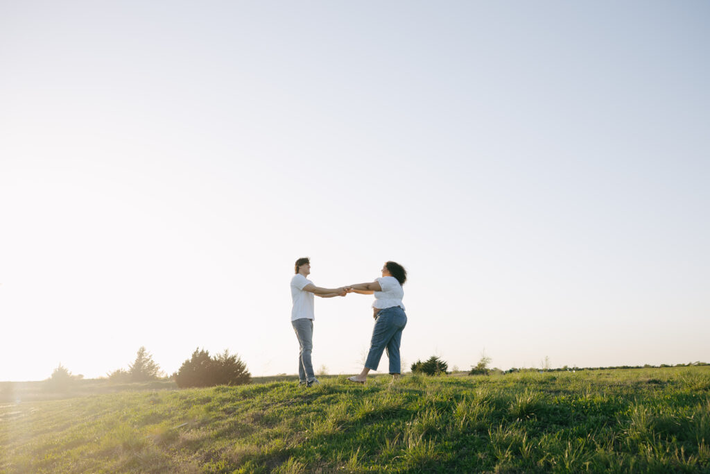 couples maternity photograph