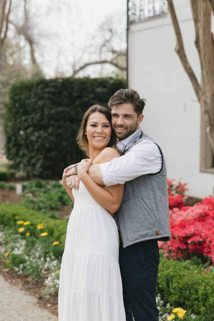 outdoor couples engagement photos