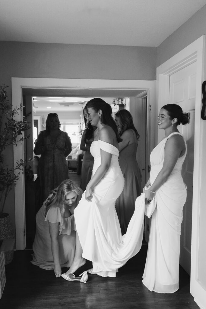 lakeside wedding in spring lakes ranch