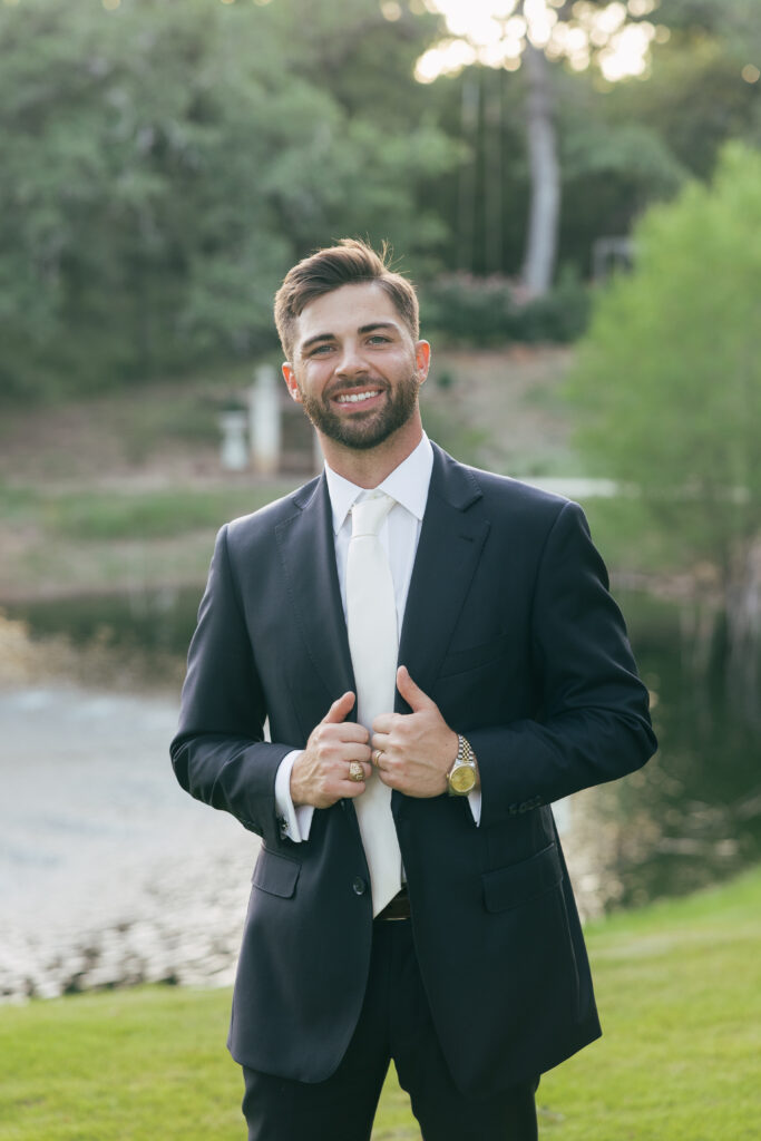 hiring a photographer for your wedding