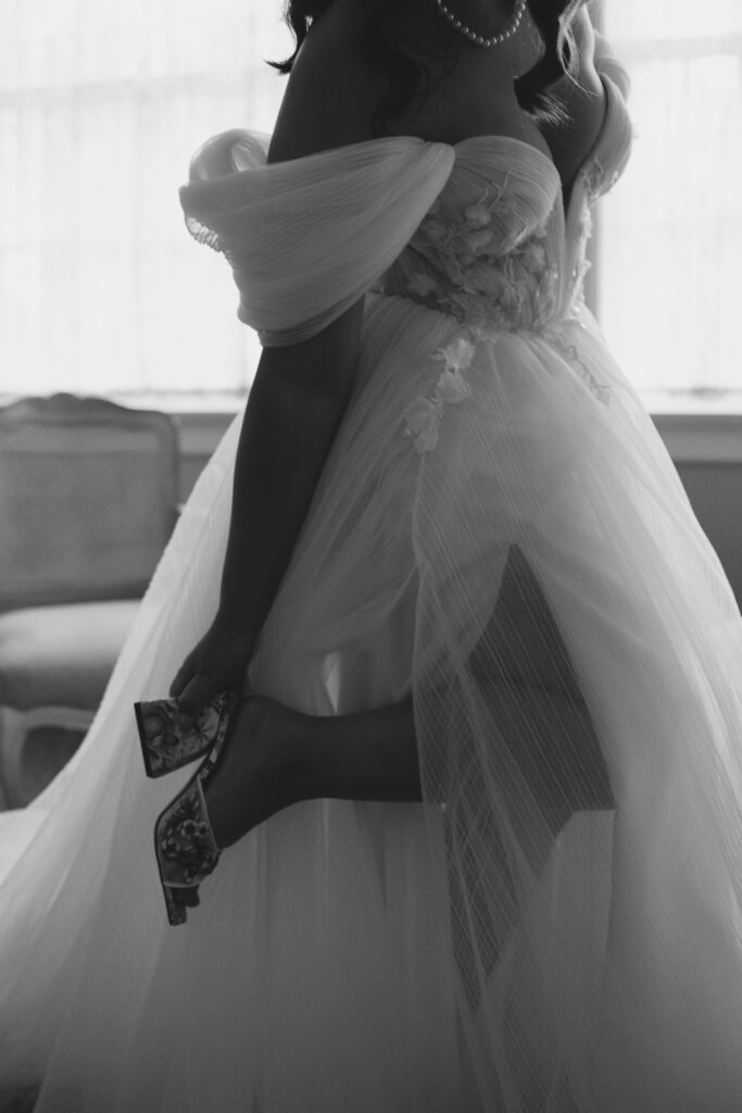 black and white wedding photo inspiration